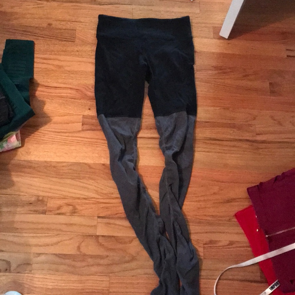 Alo goddess leggings size medium black & grey